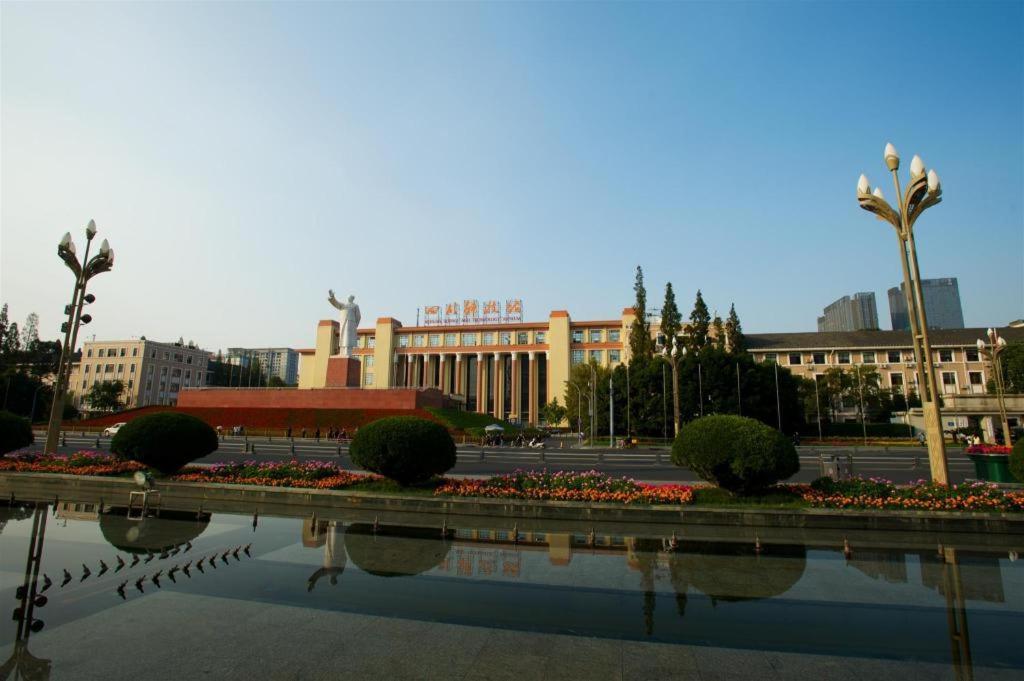 Ibis Chengdu Chunxi Road Shudu Mansion Hotel Exterior photo