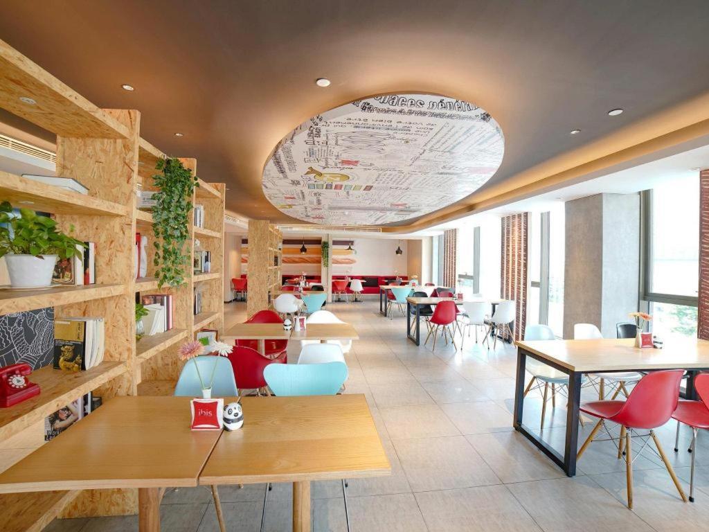 Ibis Chengdu Chunxi Road Shudu Mansion Hotel Exterior photo